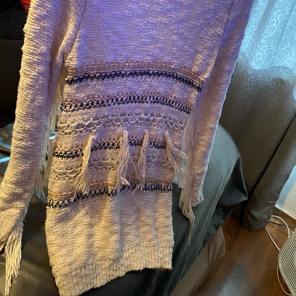 Sweater - Picture 4 of 4